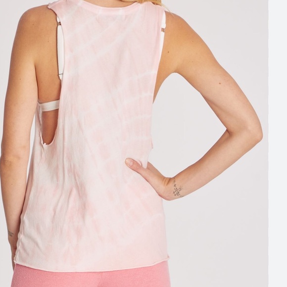 WildFox Swingin Palms Raw Muscle Tank in Rosebud Wash XL - Picture 3 of 6